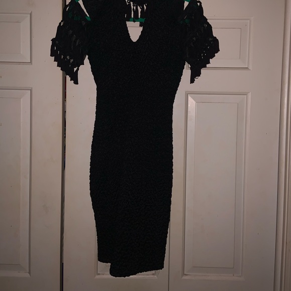 SEXY, COLD SHOULDER DRESS WITH TASSELS - Picture 5 of 8